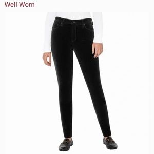 Well  Wirn brand high rise luxe velvet tapered‎ pant. NWT .
